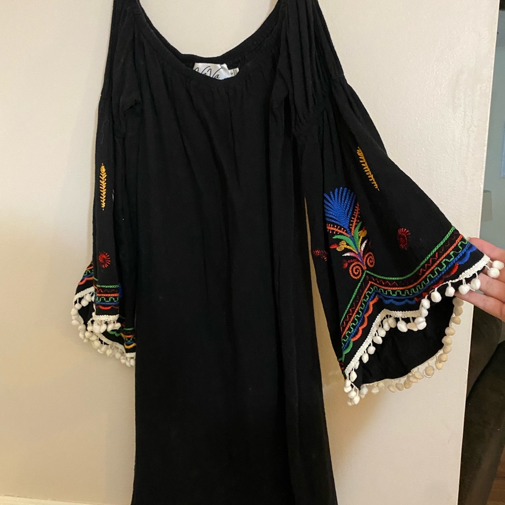VAVA NWOT off the shoulder bell sleeve dress—SO CUTE